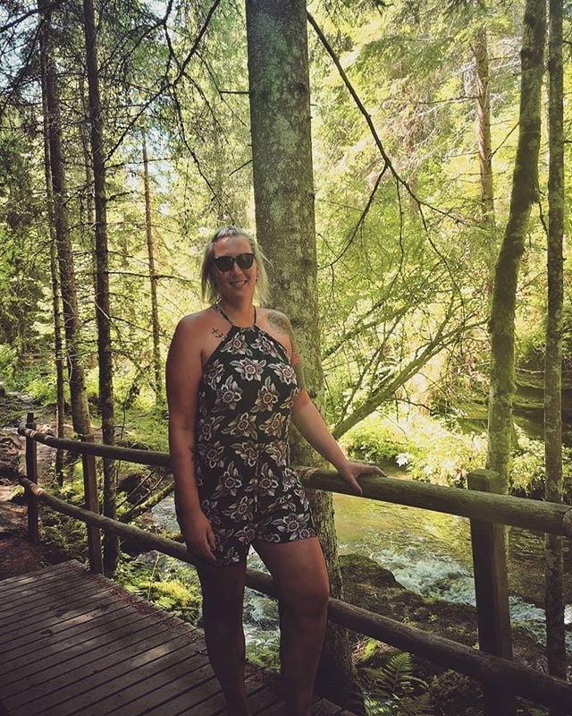 25P Dutch MILF Linda - Sexy Tall  Blond Curvy