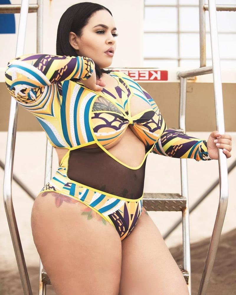 25P Curvy Girls and damn hot Asses 57