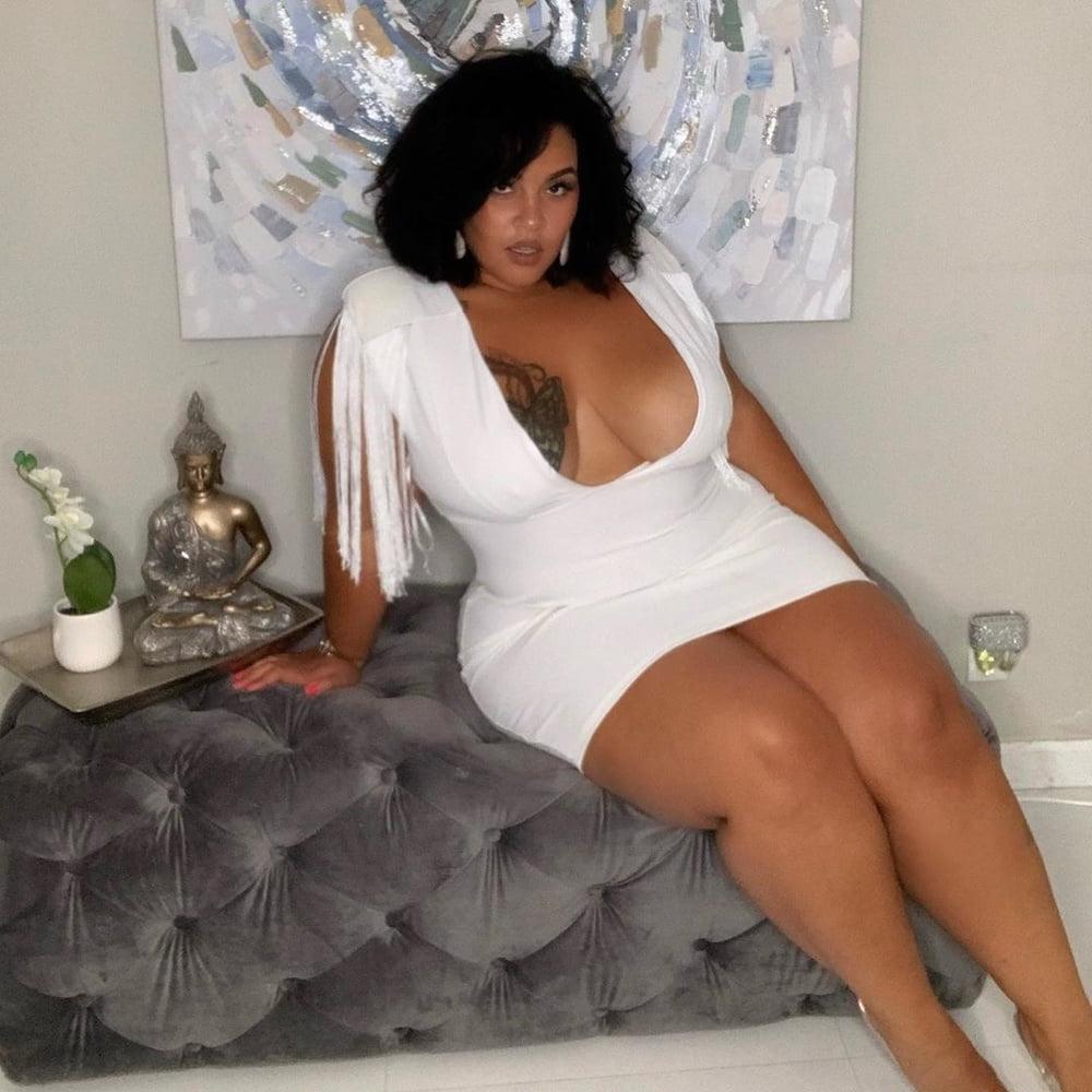 25P Curvy Girls and damn hot Asses 56