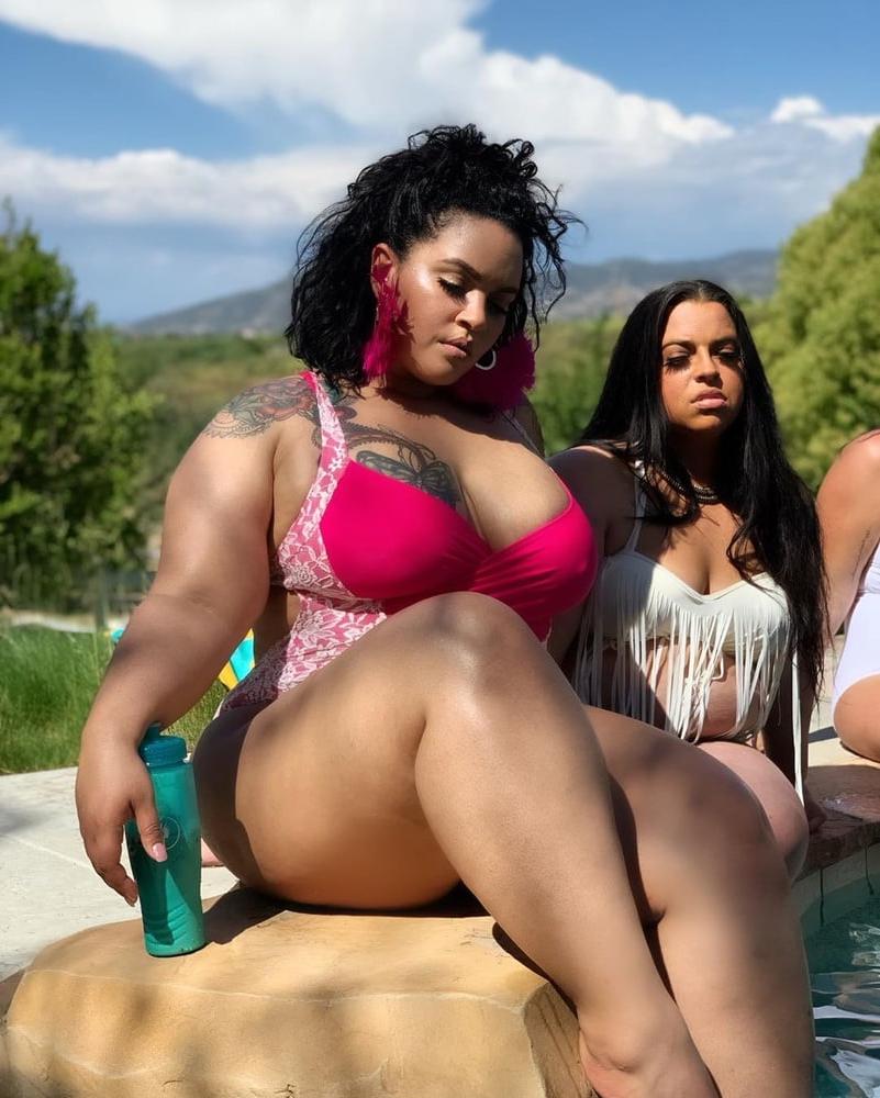 25P Curvy Girls and damn hot Asses 56