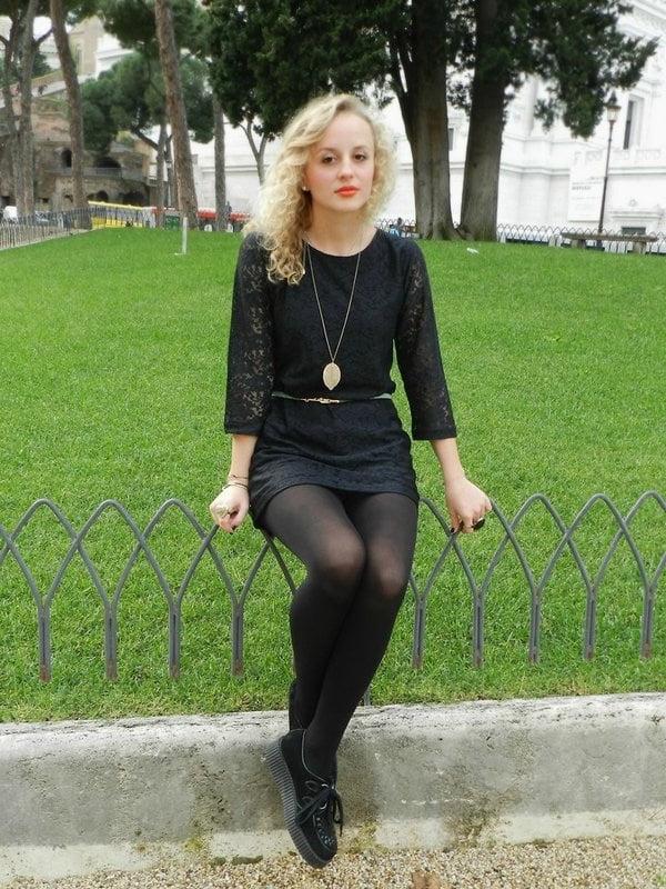 21P Girls in Pantyhose-Stocking - 135