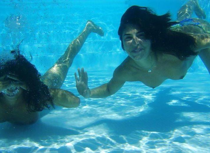 25P Under water