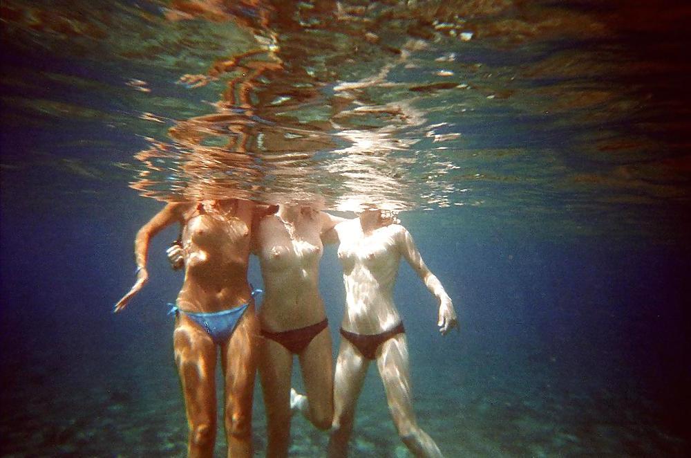 25P Under water