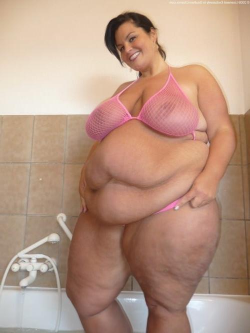 25P Fat Chicks With Deceptively Thin Faces 16