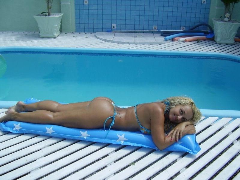 25P Compilation - Brazilian girls in the pool 07.