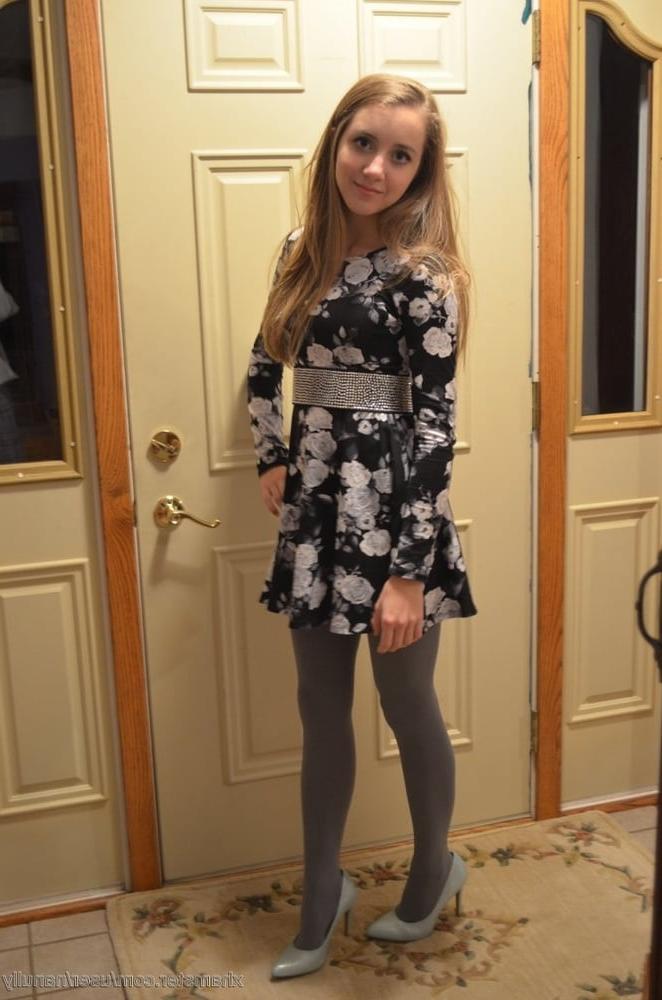 25P Girls in Pantyhose-Stocking - 121