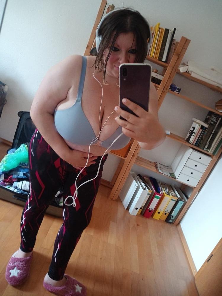 25P ROU ROMANIAN MILFS 63 MOM IS A FAT SLUT