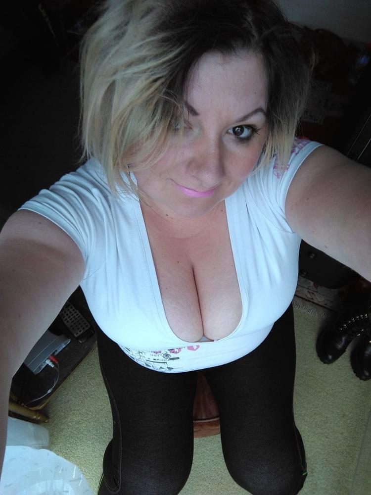 25P ROU ROMANIAN MILFS 63 MOM IS A FAT SLUT