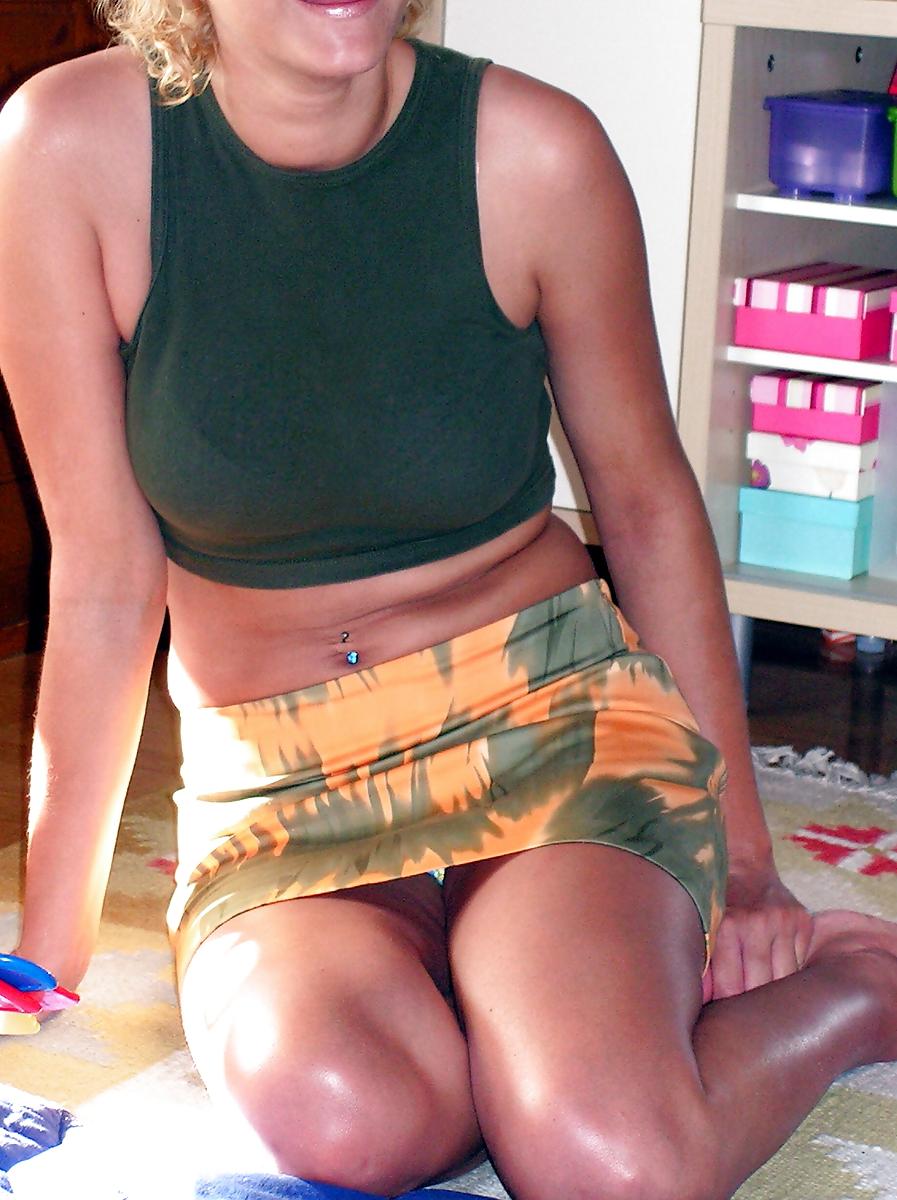 13P Ehestute barbara - sexy miniskirt