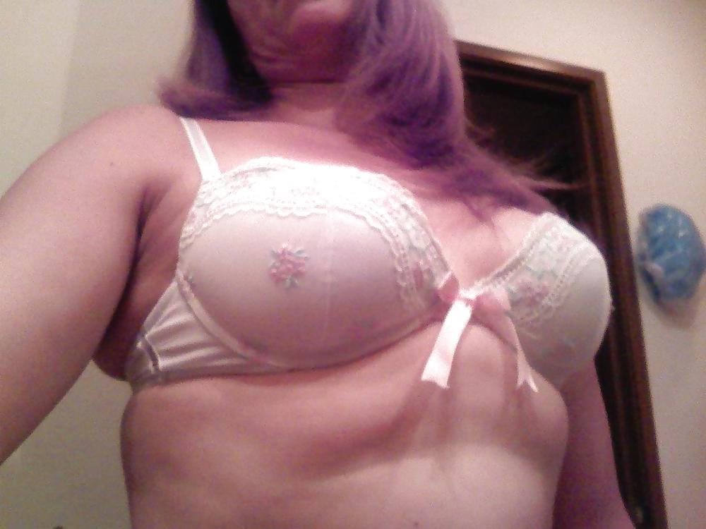 8P MOM IN THE BATHROOM