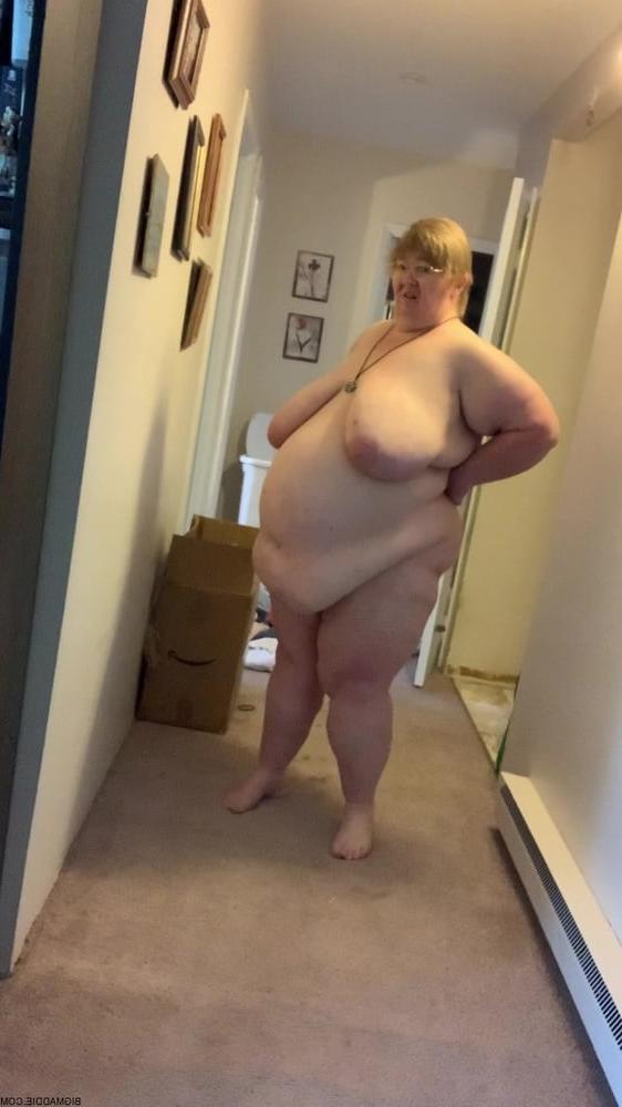25P Hoodyman SSBBW 321 . Mega fat pigs exposed .