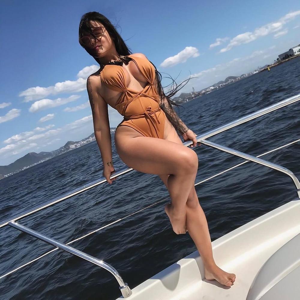 25P Curvy Girls and damn hot Asses 55