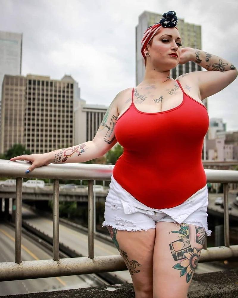 25P Curvy Girls and damn hot Asses 55
