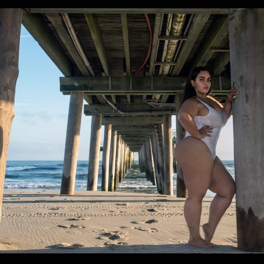 25P Curvy Girls and damn hot Asses 49