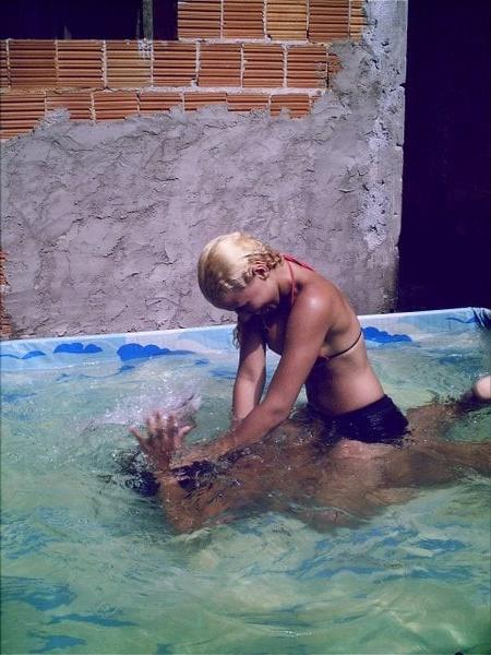 21P Compilation - Brazilian girls in the pool 03.