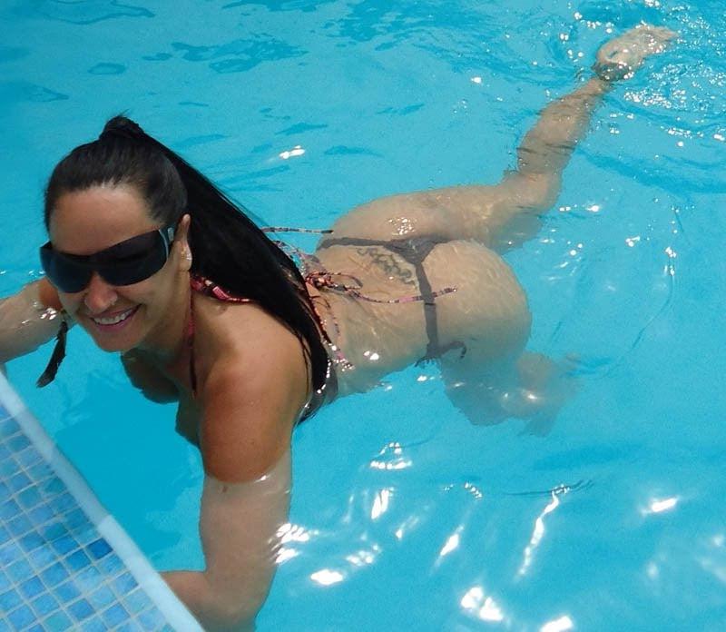 21P Compilation - Brazilian girls in the pool 03.