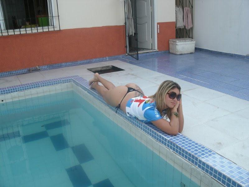 21P Compilation - Brazilian girls in the pool 06.