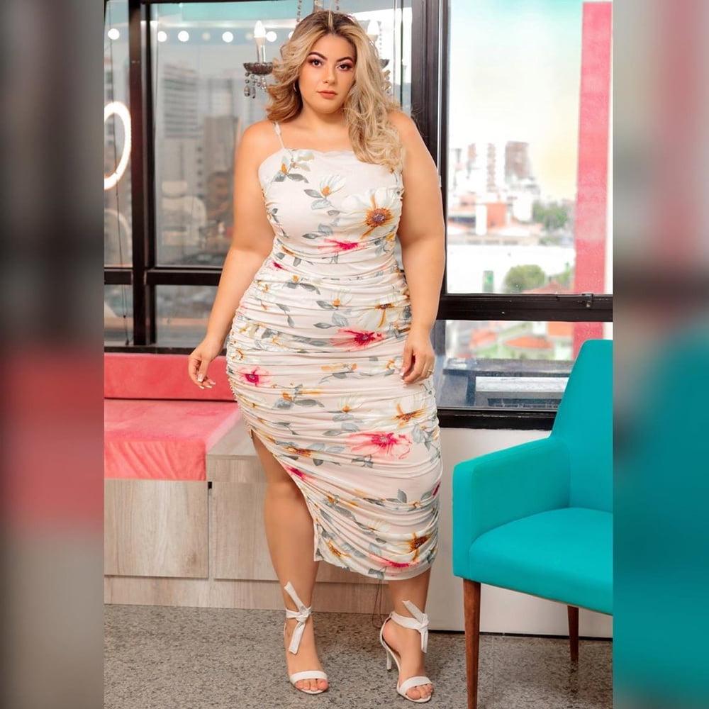 25P Curvy Girls and damn hot Asses 17