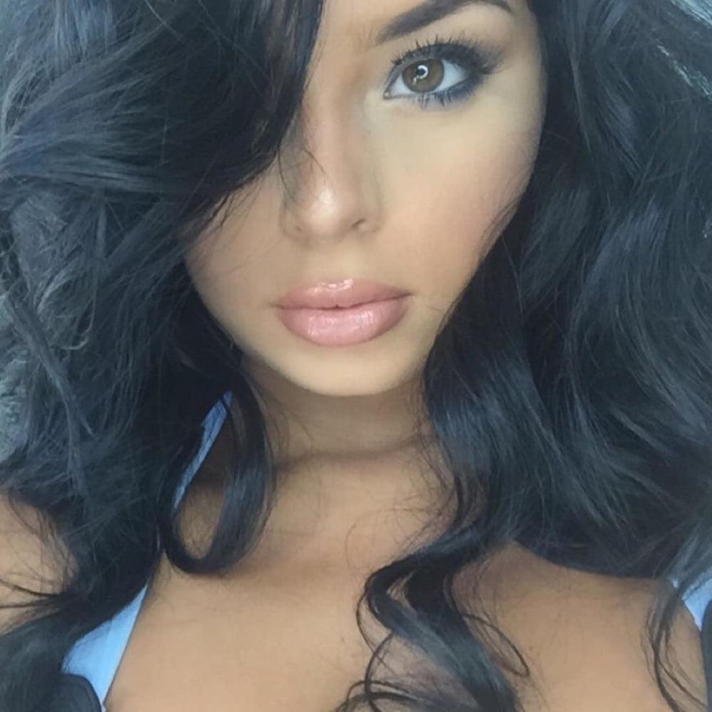 25P Curvy Girls and damn hot Asses 10