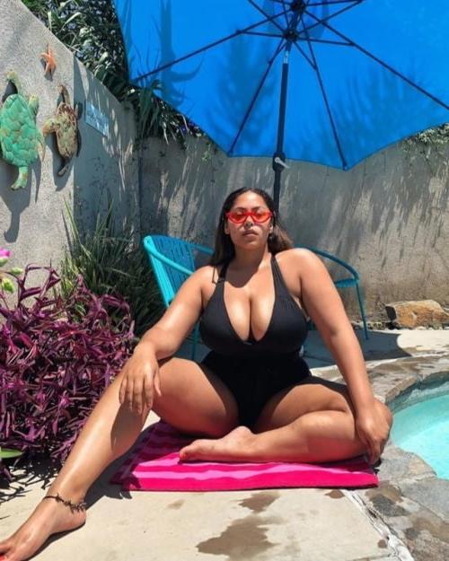 25P Curvy Girls and damn hot Asses 66