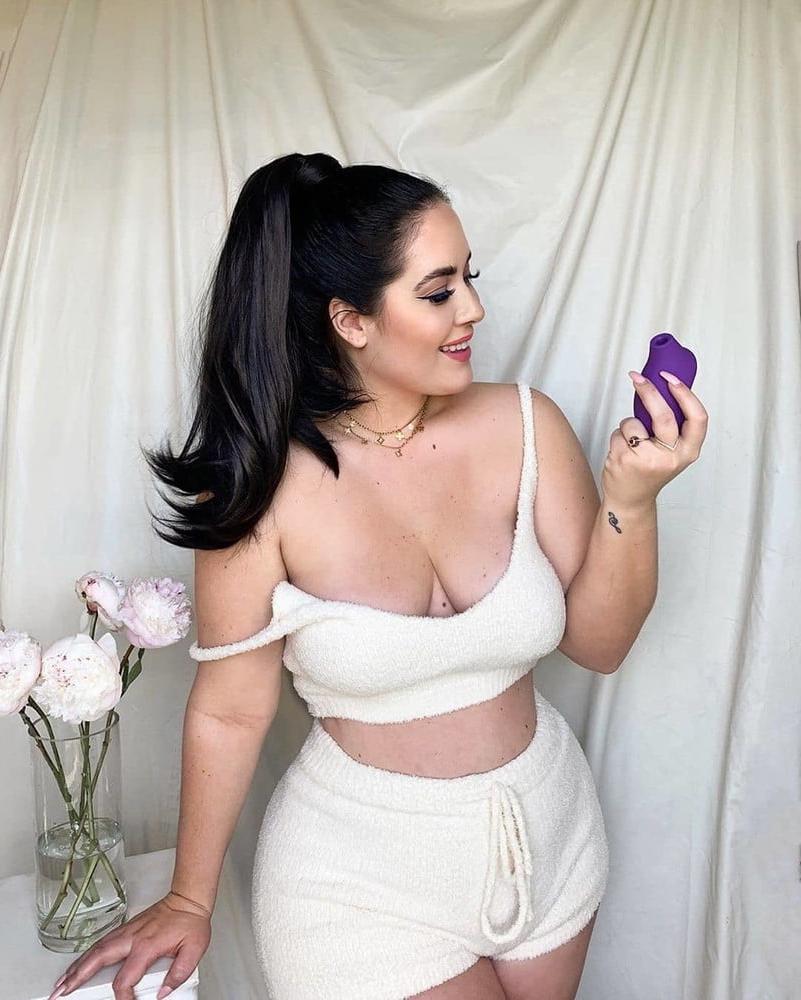 25P Curvy Girls and damn hot Asses 46