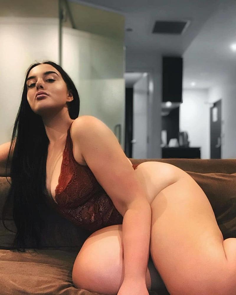 25P Curvy Girls and damn hot Asses 33