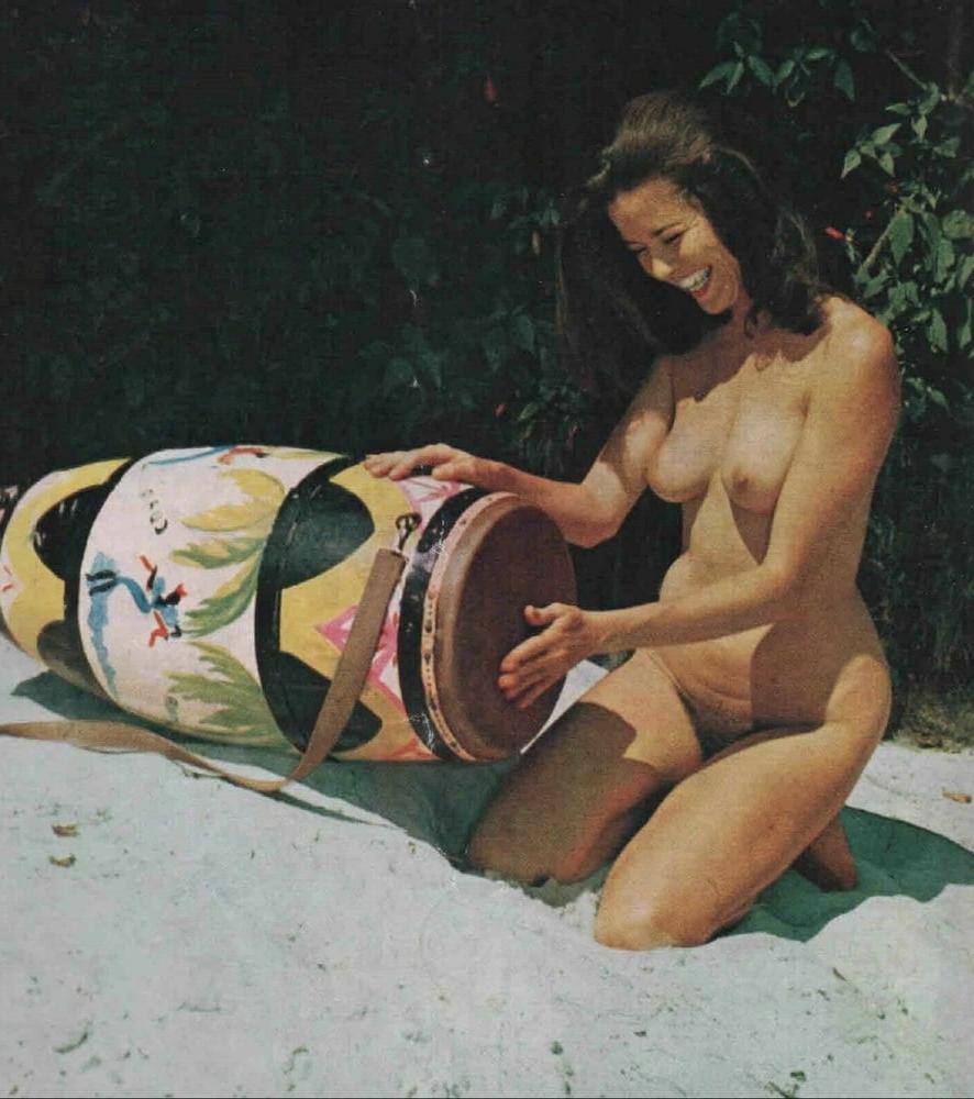 25P Naked Vintage Girls 59