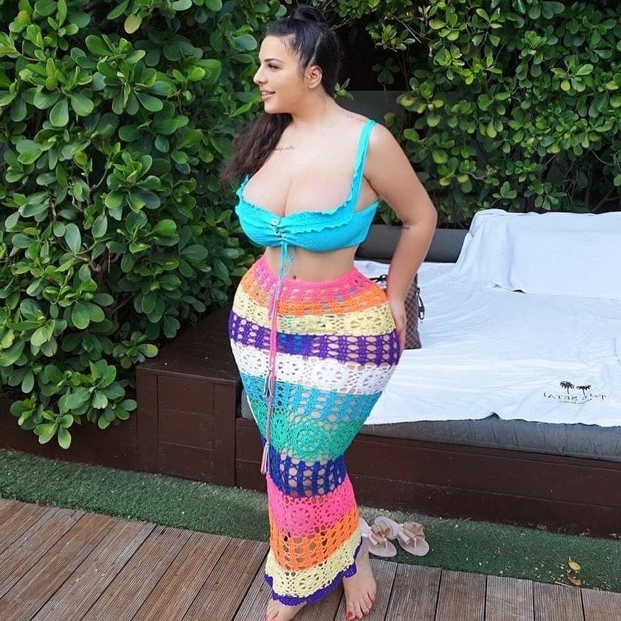 25P Curvy Girls and damn hot Asses 31