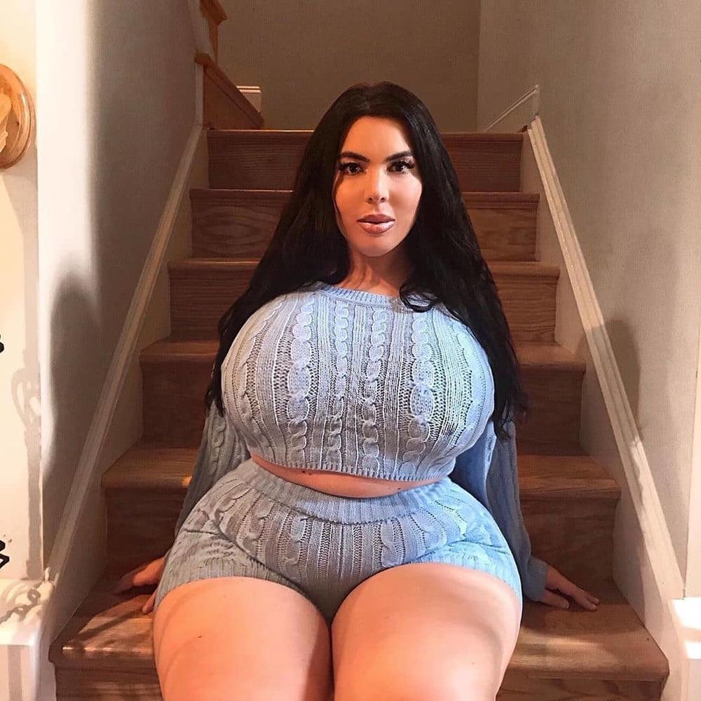 25P Curvy Girls and damn hot Asses 31
