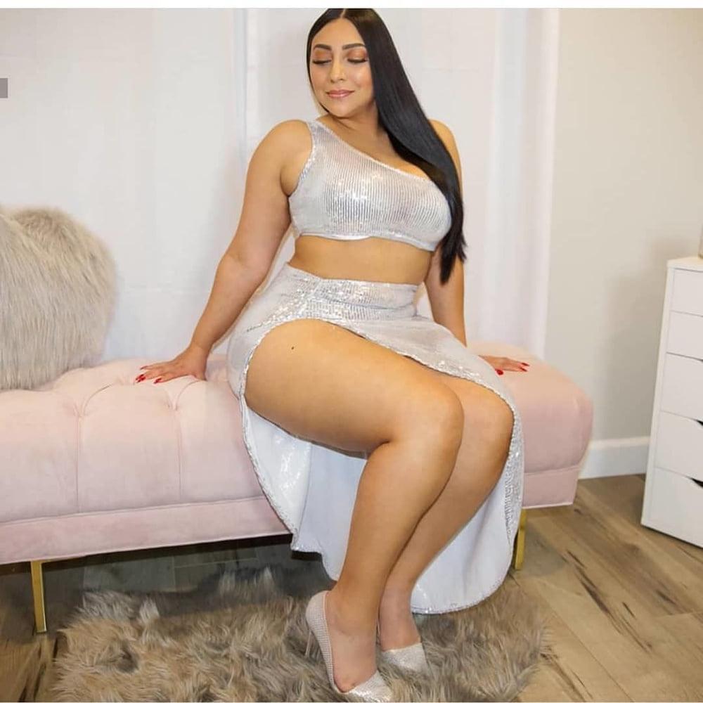 25P Curvy Girls and damn hot Asses 31