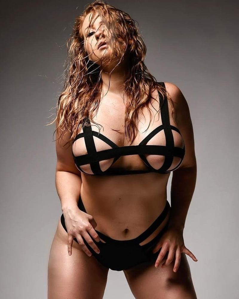 25P Curvy Girls and damn hot Asses 31