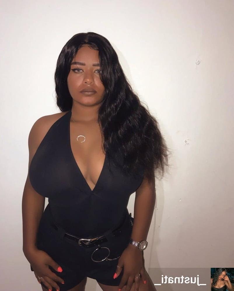 25P Curvy Girls and damn hot Asses 23