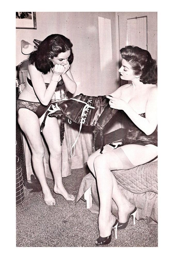 25P Mistress in Satin - Diane Kaye - 1960'S