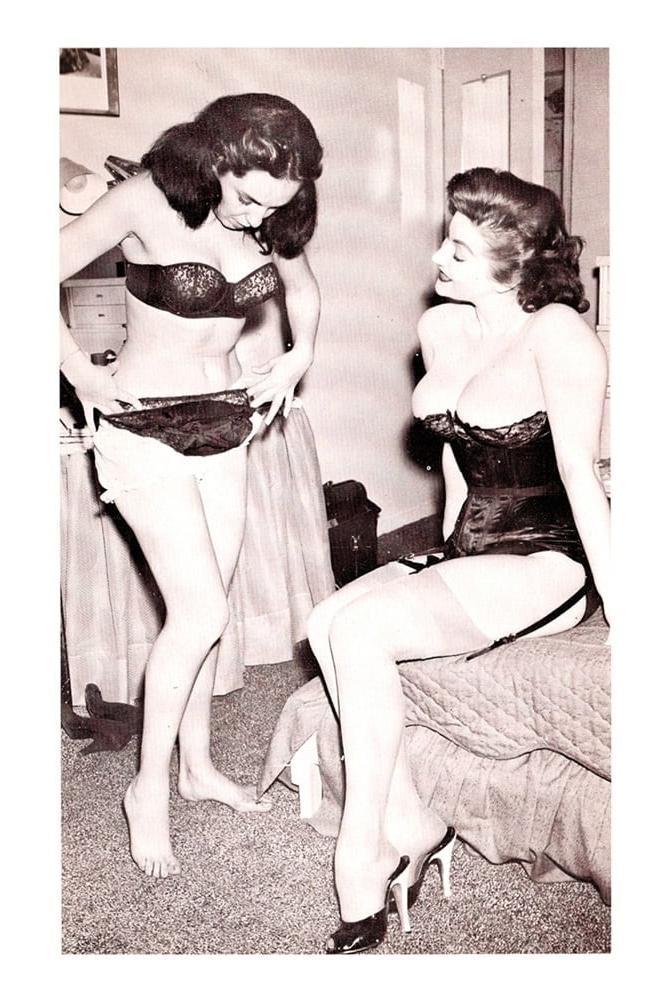 25P Mistress in Satin - Diane Kaye - 1960'S