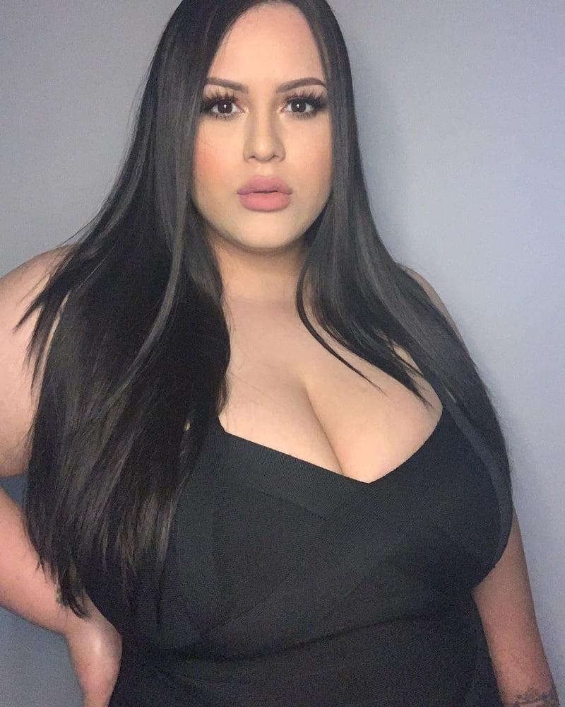 25P Curvy Girls and damn hot Asses 9