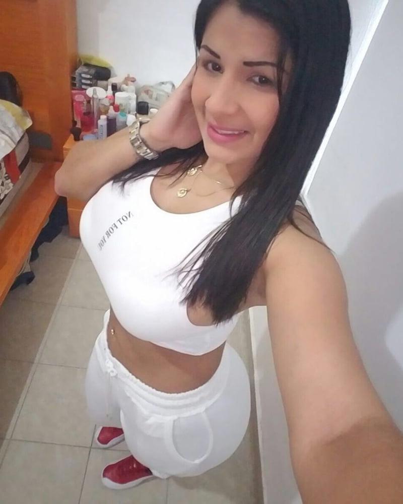 25P Curvy Girls and damn hot Asses 9