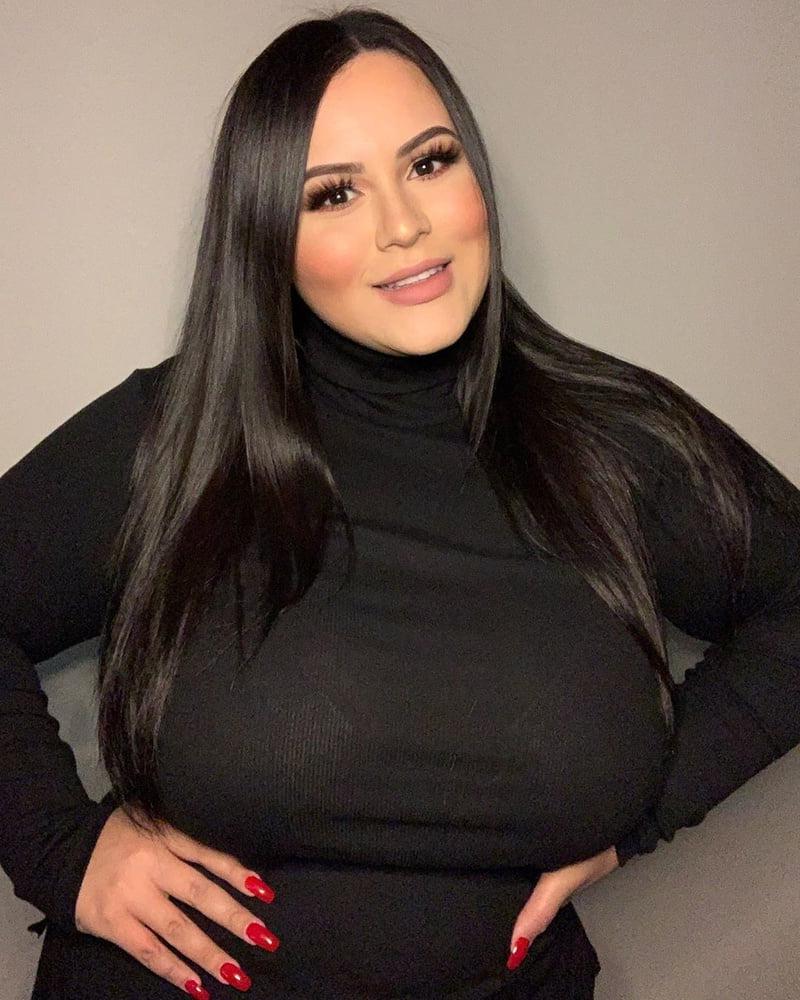 25P Curvy Girls and damn hot Asses 9