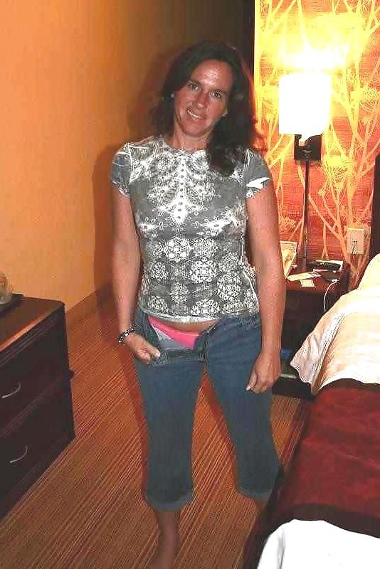 25P Queens in jeans CXVII - Hand- and Blowjobs