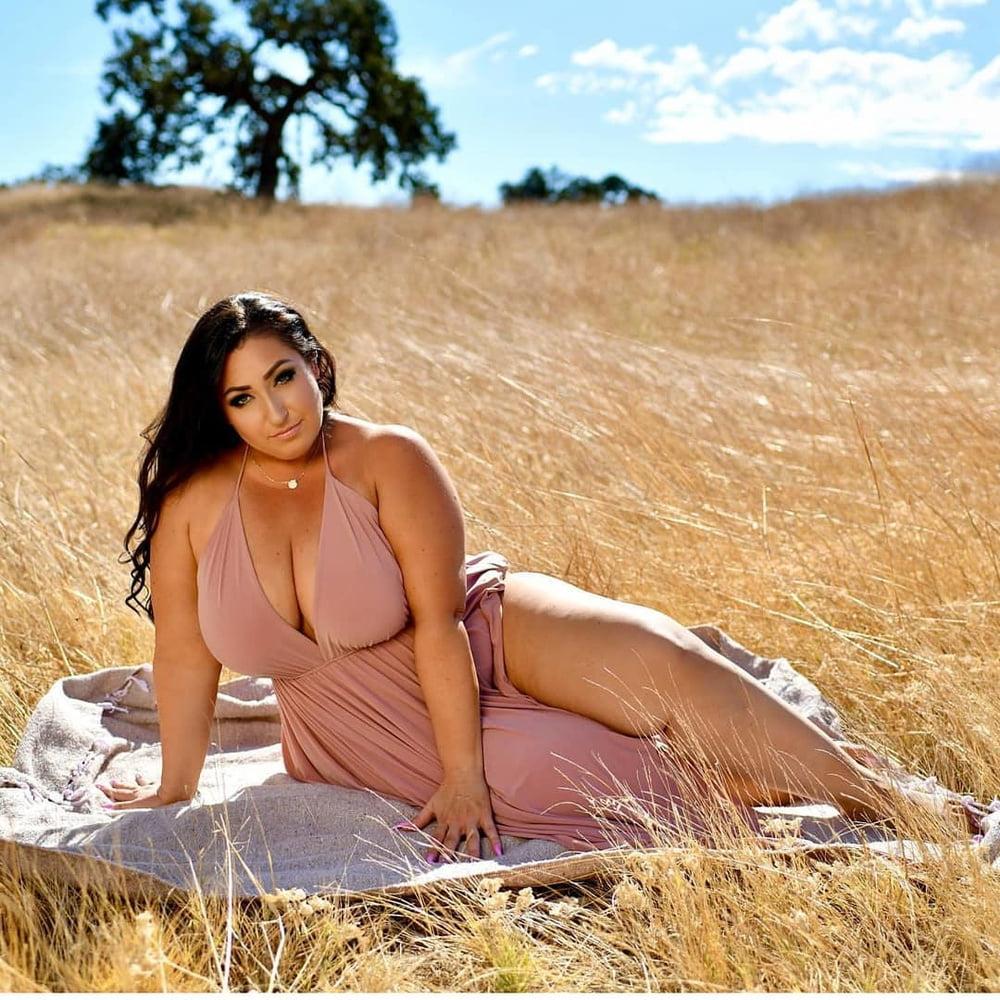 25P Curvy Girls and damn hot Asses 28