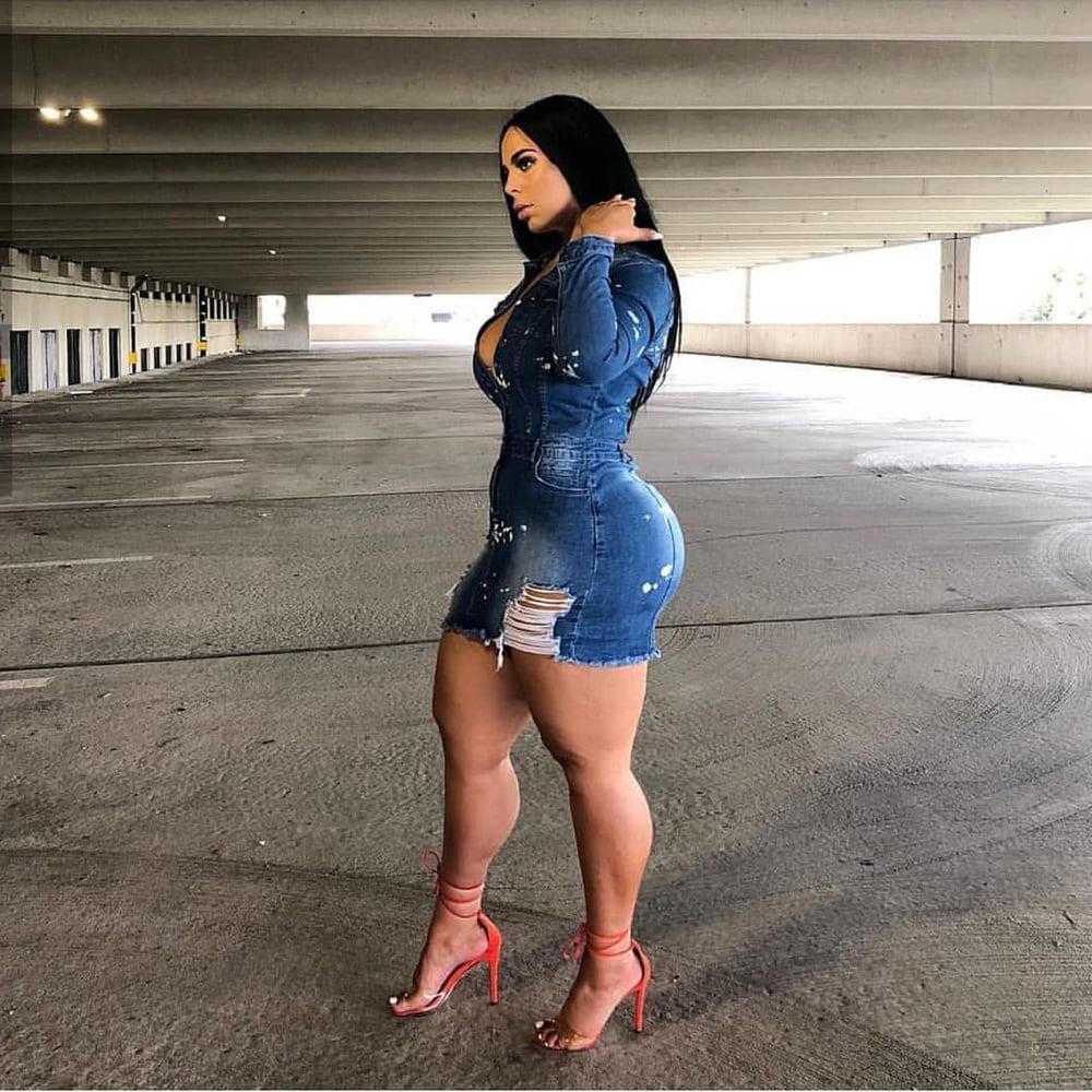 25P Curvy Girls and damn hot Asses 28