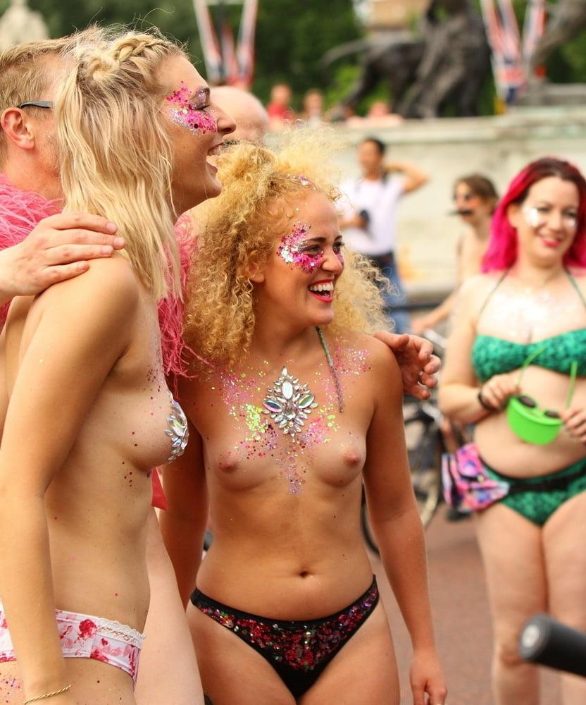 25P Public Babes 'R' Us #1