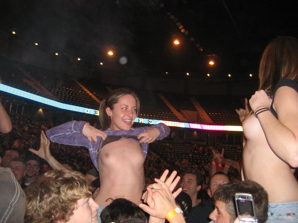 25P Public Babes 'R' Us #1