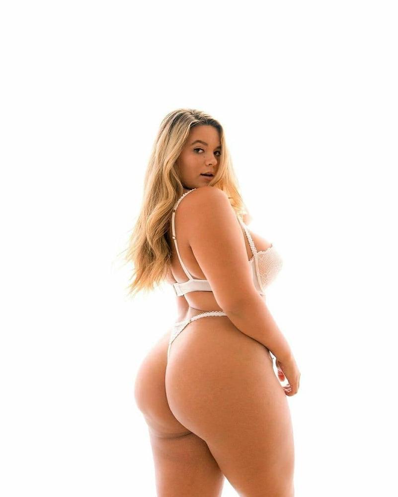 25P Curvy Girls and damn hot Asses 21