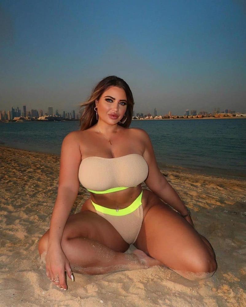 25P Curvy Girls and damn hot Asses 21