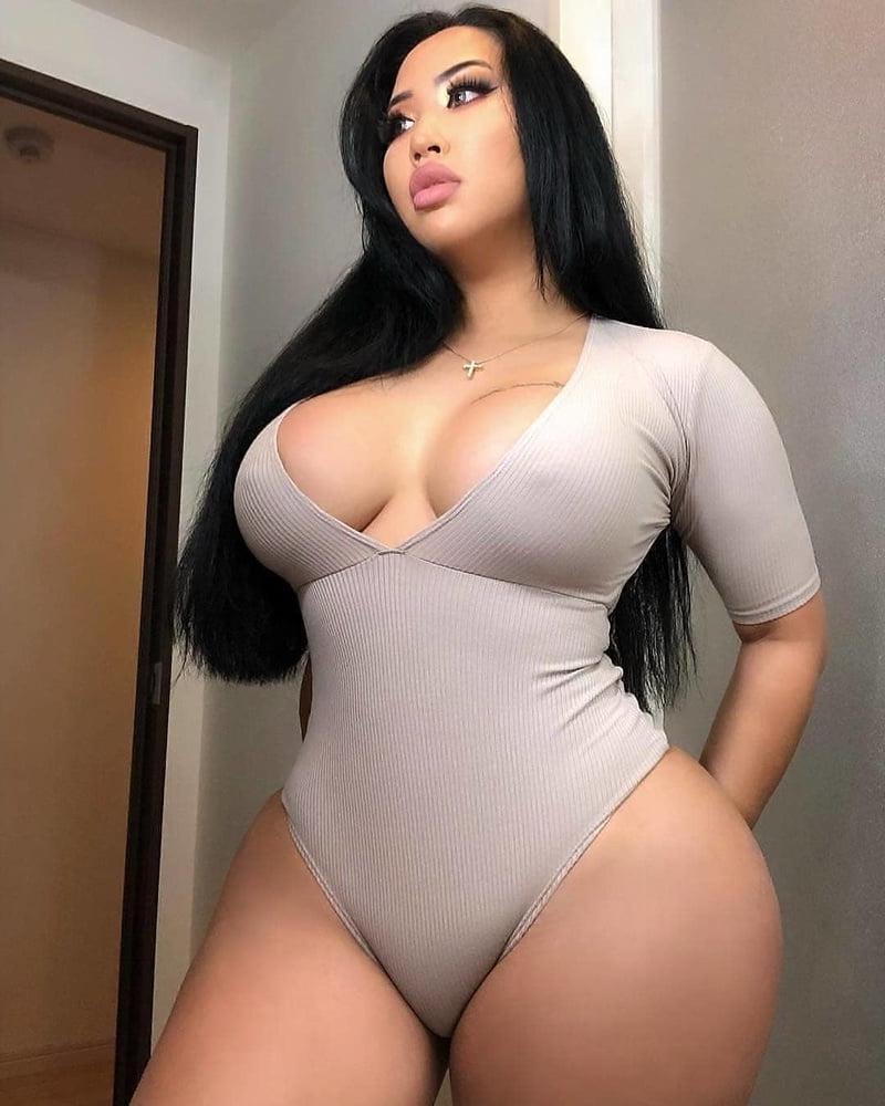25P Curvy Girls and damn hot Asses 21