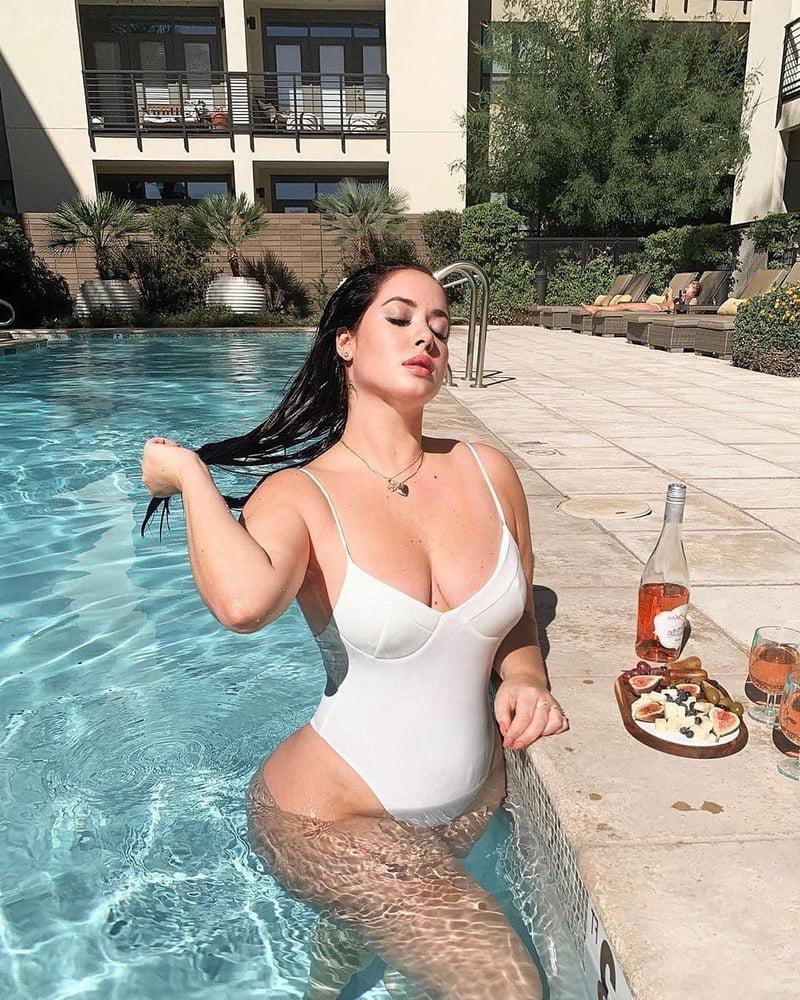 25P Curvy Girls and damn hot Asses 21