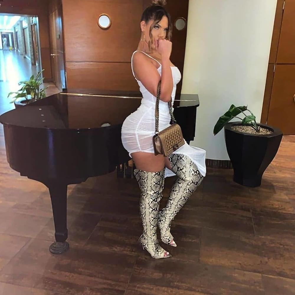25P Curvy Girls and damn hot Asses 27