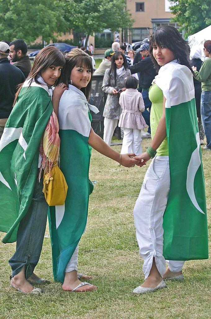 20P ARABIAN SLUTS