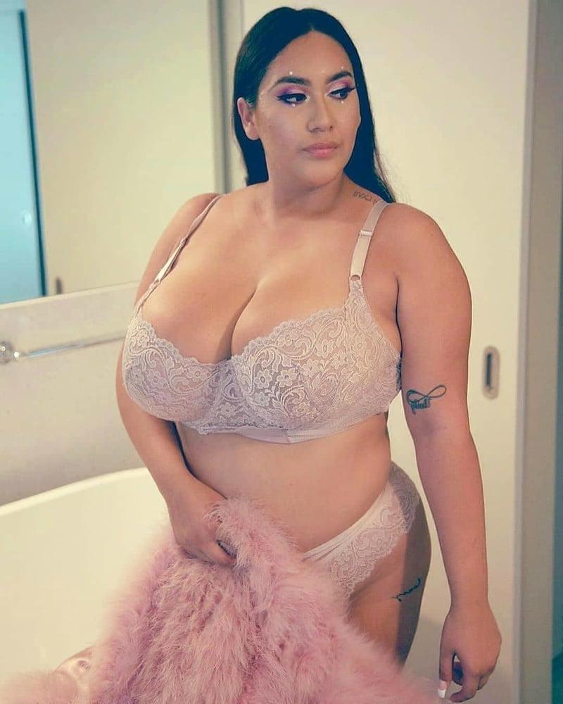 25P Curvy Girls and damn hot Asses 41
