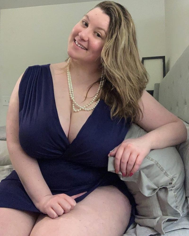 25P Curvy Girls and damn hot Asses 22